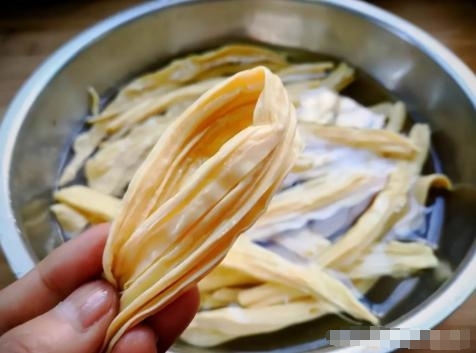 腐竹別光用水泡！大廚教你一招，再加2樣！8分鐘泡好，軟嫩筋道